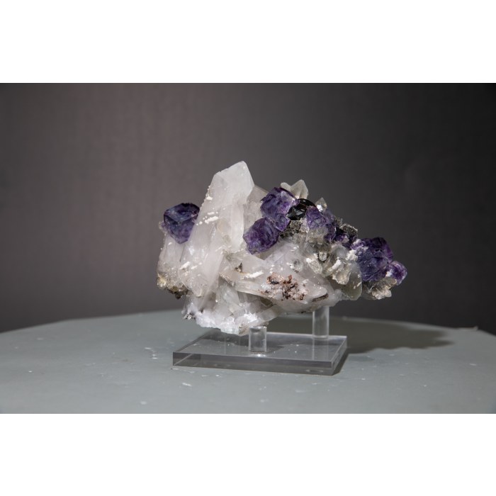 紫色云石水晶锡石