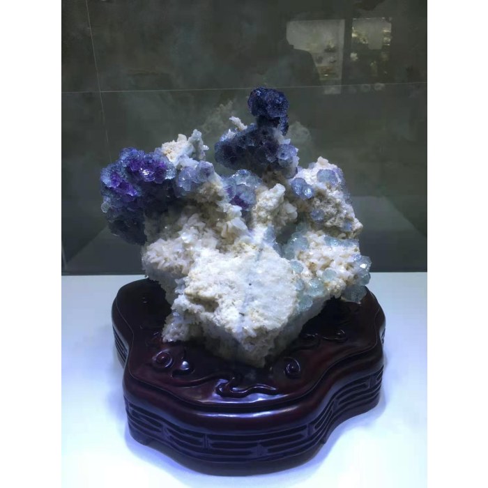 紫蓝色萤石 白云石 水晶